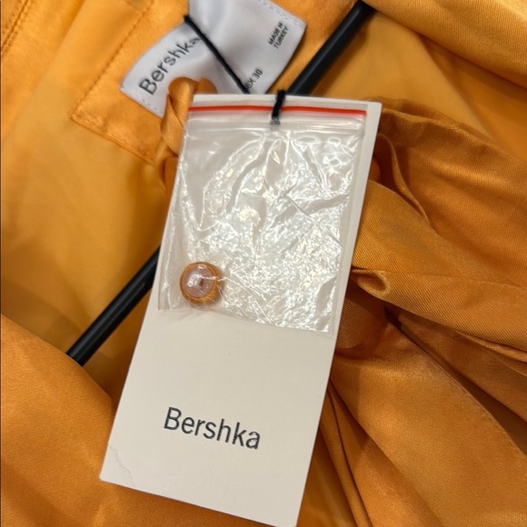 NWT. Bershka Orange Satin Cropped Blazer. Size L - Picture 9 of 10
